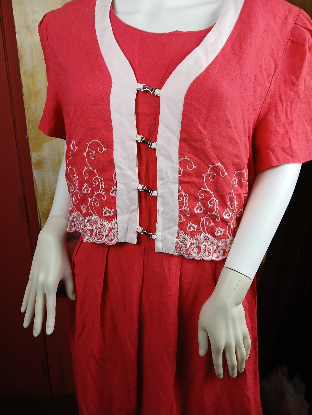 Periwinkle by Barlow Coral Red Embroidered Short Jacket Top